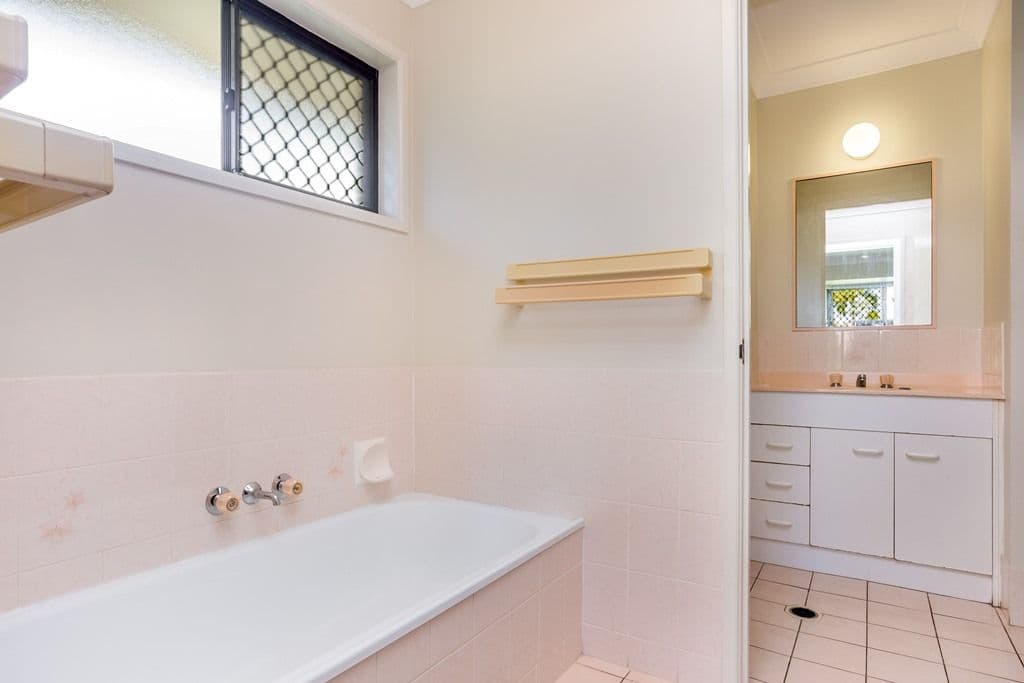 4 Mooralla Street, Bald Hills QLD 4036, Bald Hills - Thumbnail 8