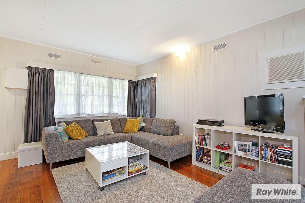 28 AINSLIE PARK Avenue, Croydon VIC 3136, Croydon - Thumbnail 2