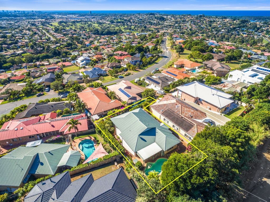 32 Lochlomond Drive, Banora Point - Thumbnail 8