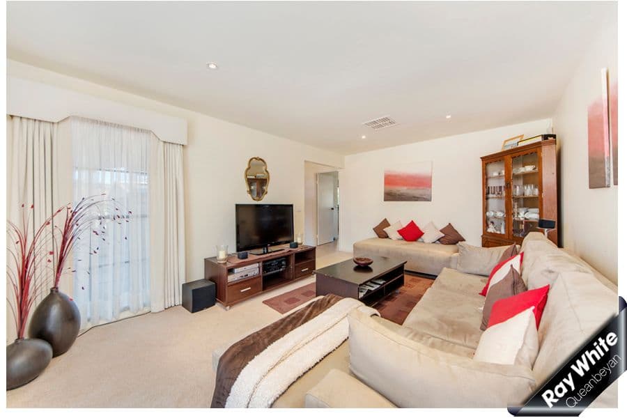 2 Hynes Place, CHISHOLM ACT 2905, Chisholm - Thumbnail 3