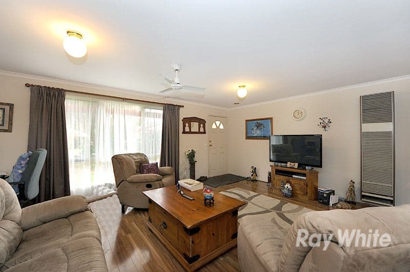 17 Warren Close, NARRE WARREN VIC 3805, Narre Warren - Thumbnail 2