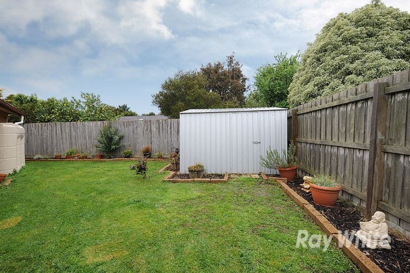 17 Warren Close, NARRE WARREN VIC 3805, Narre Warren - Thumbnail 4