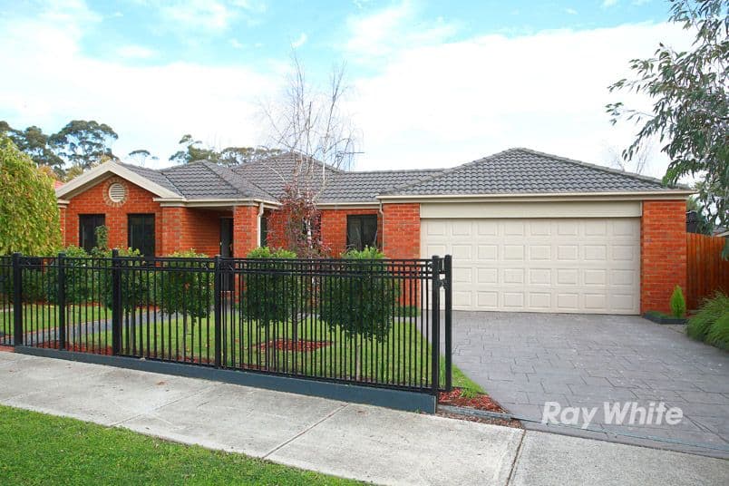 13 Gwenton Avenue, CRANBOURNE EAST VIC 3977, Cranbourne East - Thumbnail 2