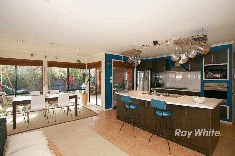 13 Gwenton Avenue, CRANBOURNE EAST VIC 3977, Cranbourne East - Thumbnail 4