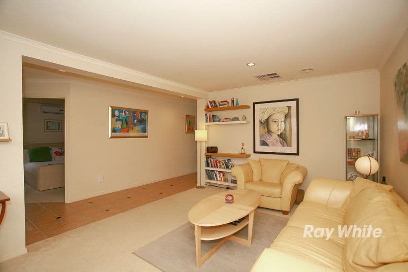 13 Gwenton Avenue, CRANBOURNE EAST VIC 3977, Cranbourne East - Thumbnail 6