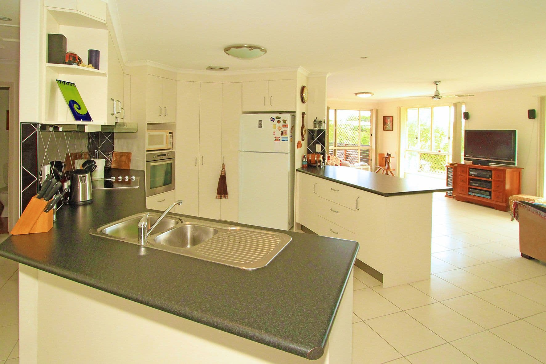 18 Caribbean Crescent, YEPPOON QLD 4703, Yeppoon - Thumbnail 3