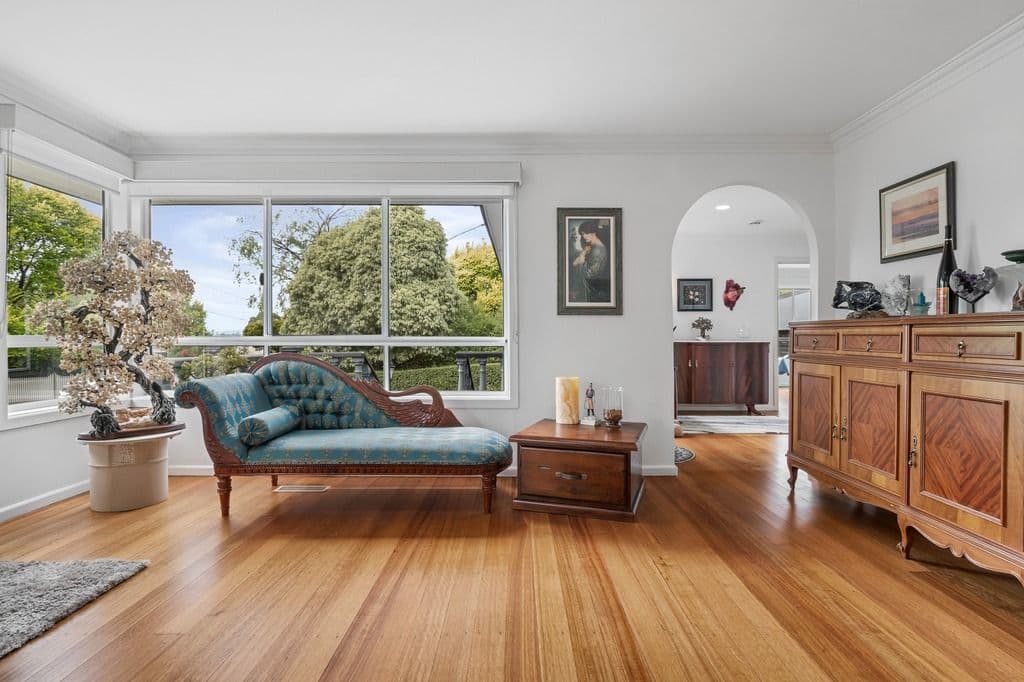 10 Dumosa Avenue, Croydon VIC 3136, Croydon - Thumbnail 2