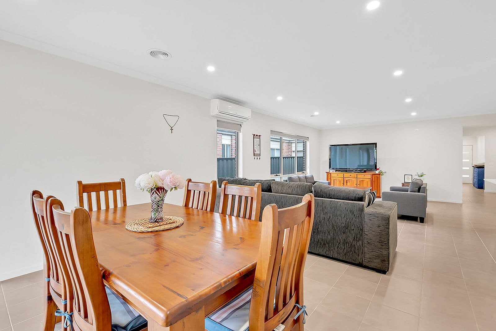 8 Kensley Circuit, Craigieburn VIC 3064, Craigieburn - Thumbnail 6