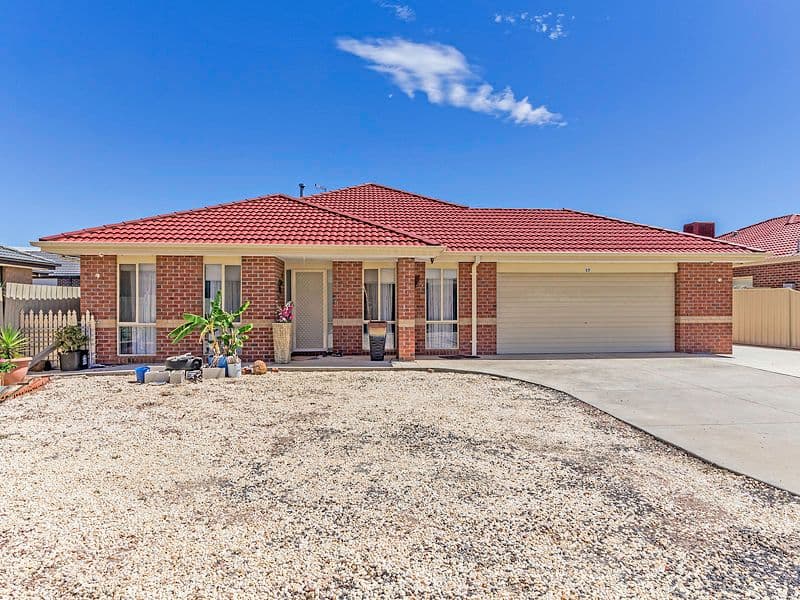 17 Mayfield Avenue, Truganina VIC 3029, Truganina - Image 1