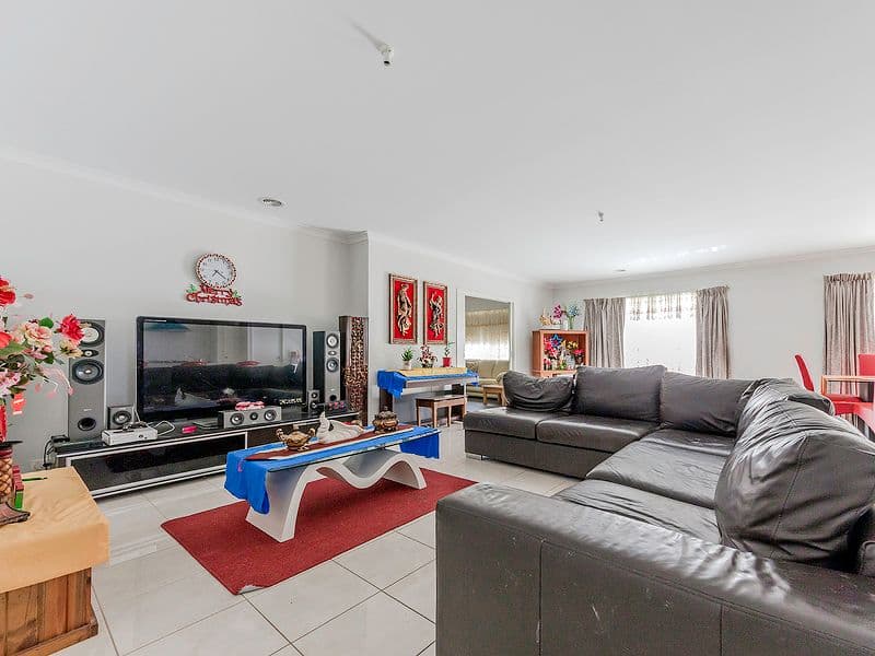 17 Mayfield Avenue, Truganina VIC 3029, Truganina - Thumbnail 2