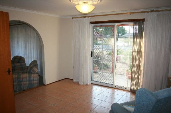 8  Lorimer Place, WANNIASSA ACT 2903, Wanniassa - Thumbnail 3