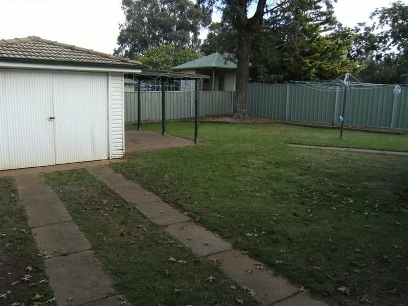 17 Lovett Avenue, DUBBO NSW 2830, Dubbo - Thumbnail 4
