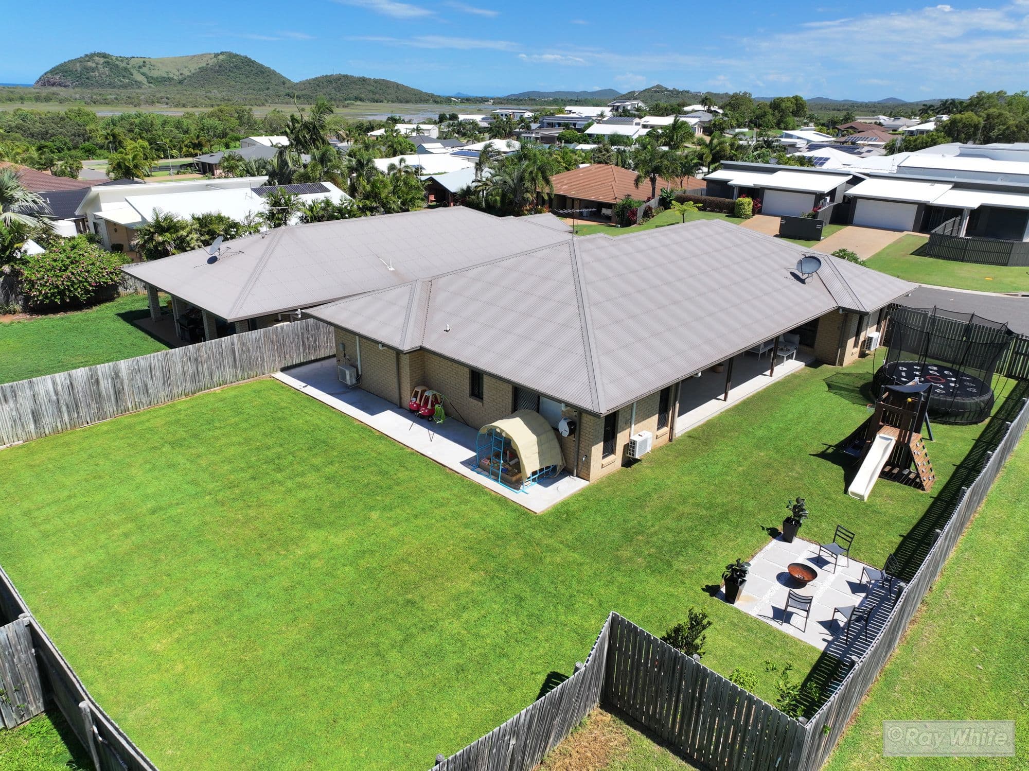 16 Parkview Drive, Lammermoor QLD 4703, Lammermoor - Thumbnail 4