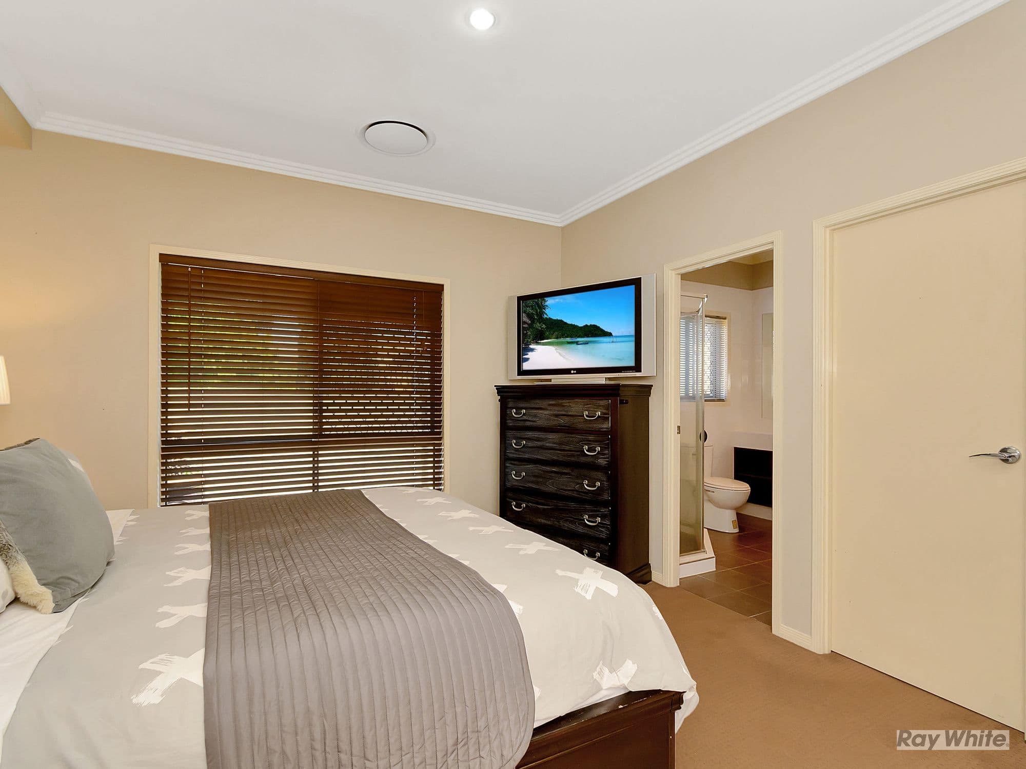 15 Montville Place, Forest Lake QLD 4078, Forest Lake - Thumbnail 8
