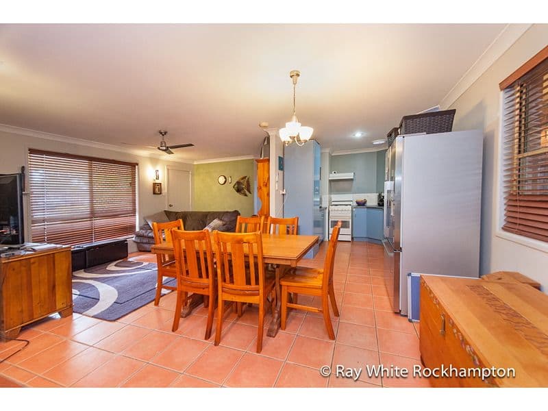 1 Hotham Close, PARKHURST QLD 4702, Parkhurst - Thumbnail 3