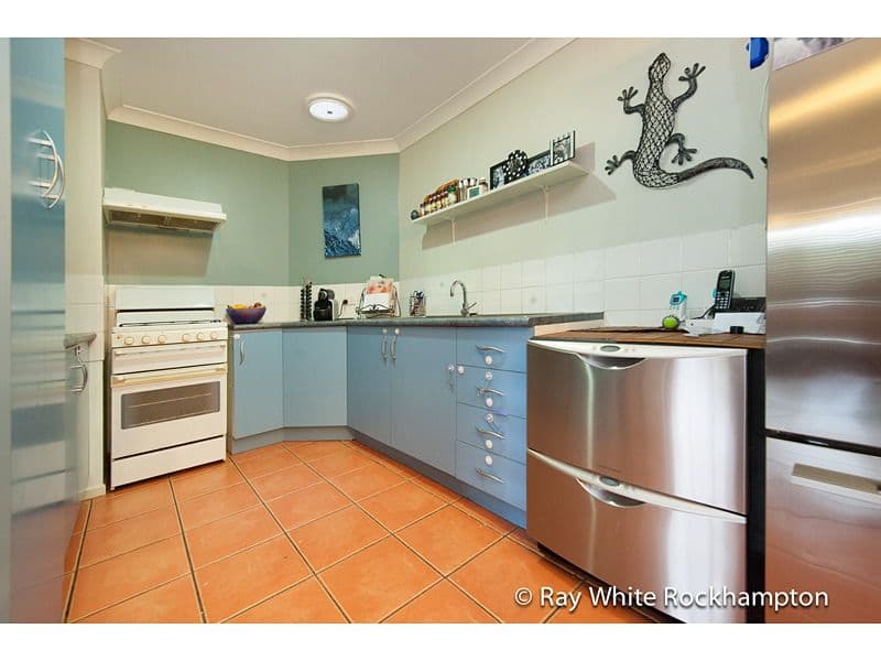 1 Hotham Close, PARKHURST QLD 4702, Parkhurst - Thumbnail 5