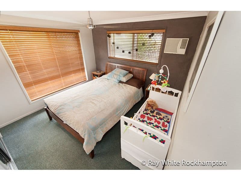 1 Hotham Close, PARKHURST QLD 4702, Parkhurst - Thumbnail 6