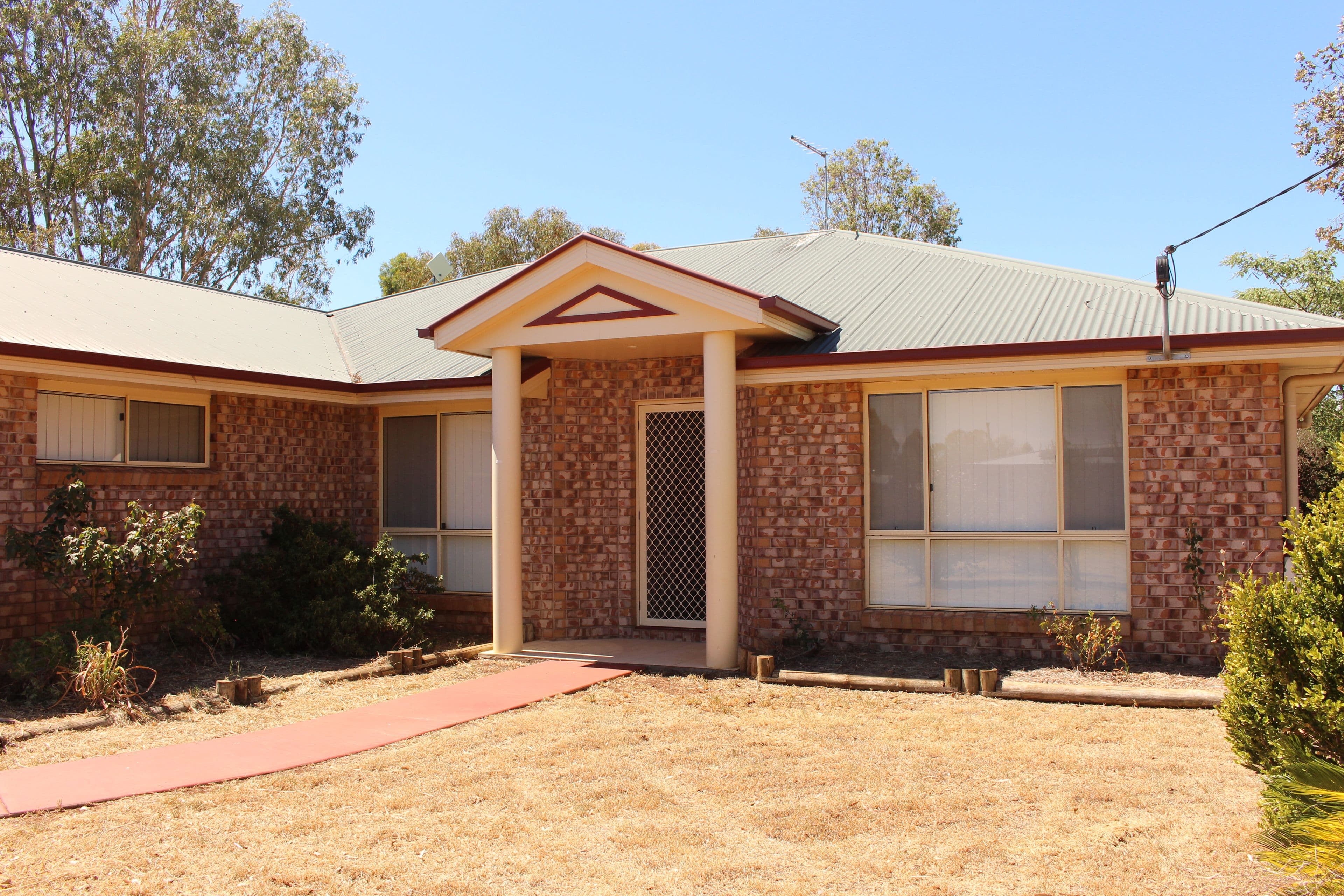 8 Davenport Street, Clifton QLD 4361, Clifton - Thumbnail 2