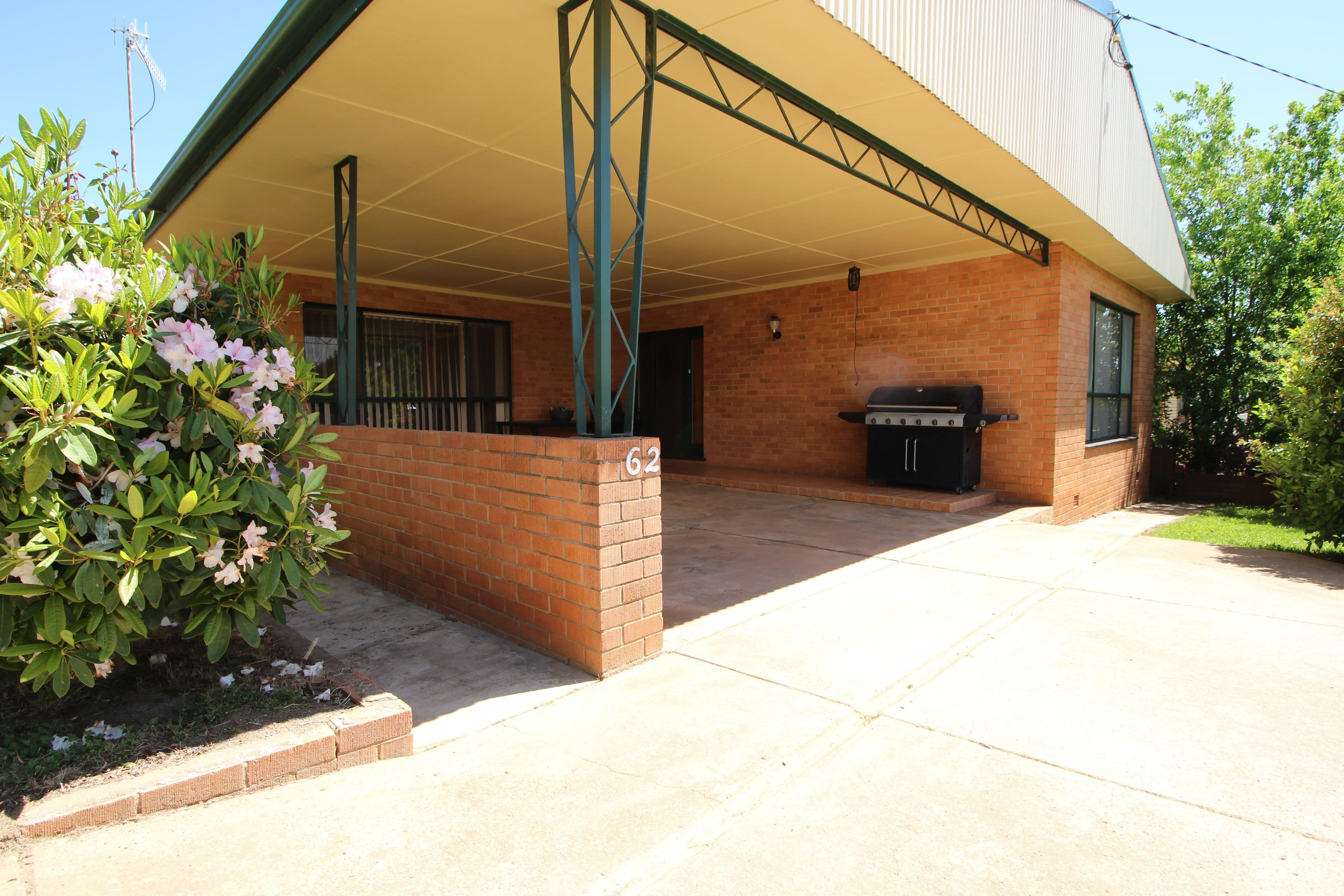 62 Clara Street, Tumbarumba - Thumbnail 2