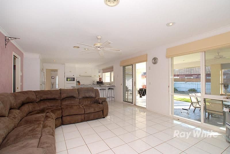 6  Blue Jay Court, NARRE WARREN SOUTH VIC 3805, Narre Warren South - Thumbnail 4