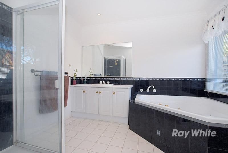 6  Blue Jay Court, NARRE WARREN SOUTH VIC 3805, Narre Warren South - Thumbnail 7