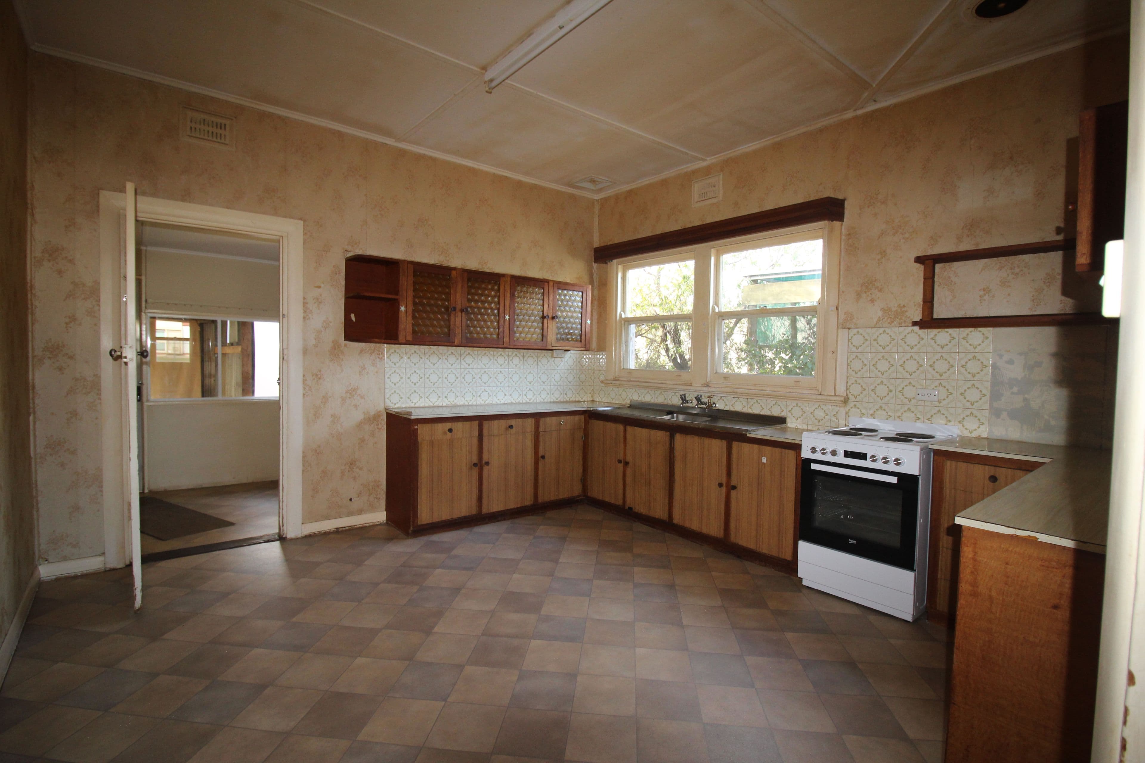 186 Eighteenth Street, Renmark SA 5341, Renmark - Thumbnail 2