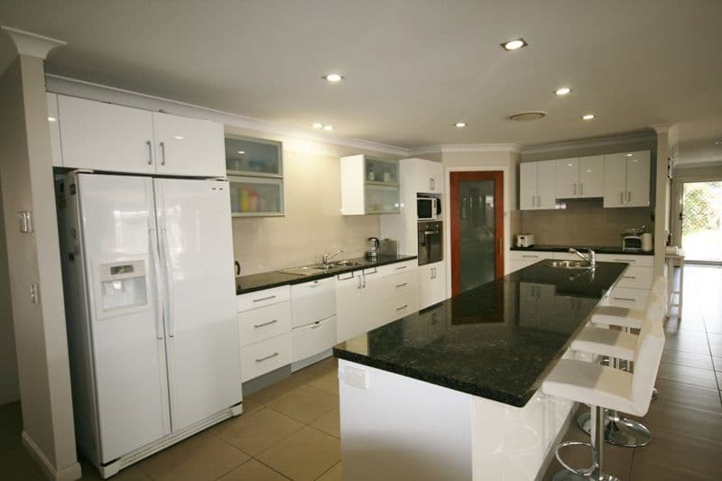 4 Peregian Close, MANLY WEST QLD 4179, Manly West - Thumbnail 2