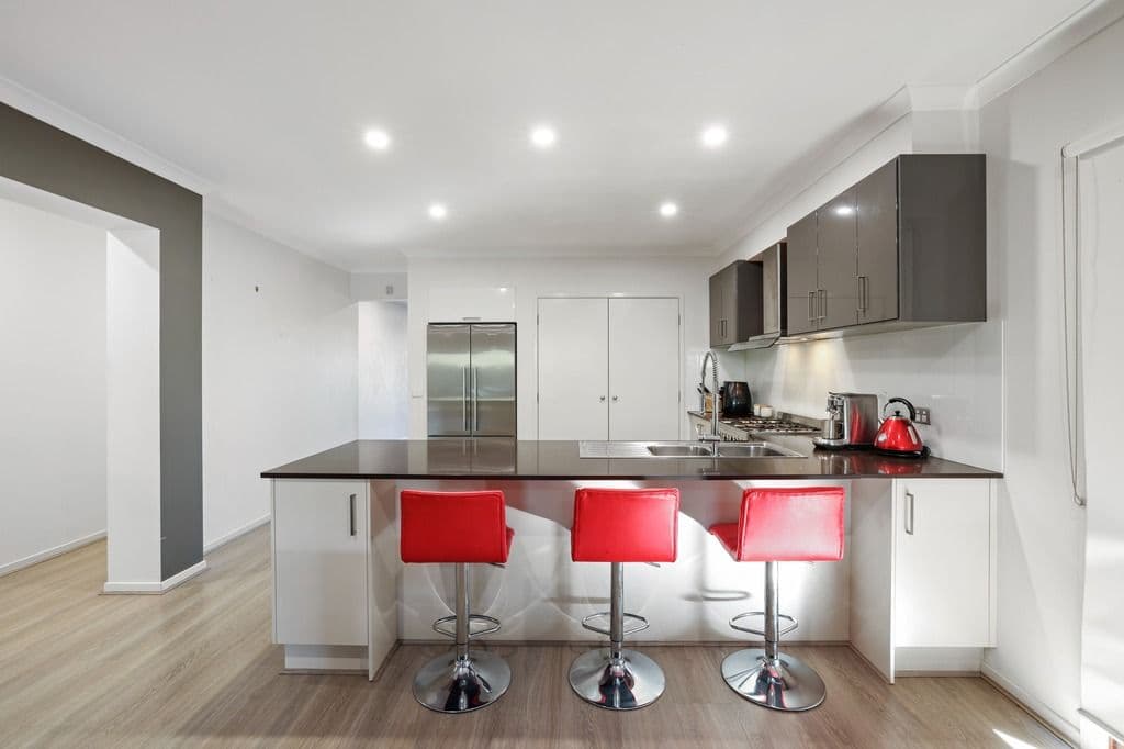 14 Cordner Way, Point Cook VIC 3030, Point Cook - Thumbnail 3