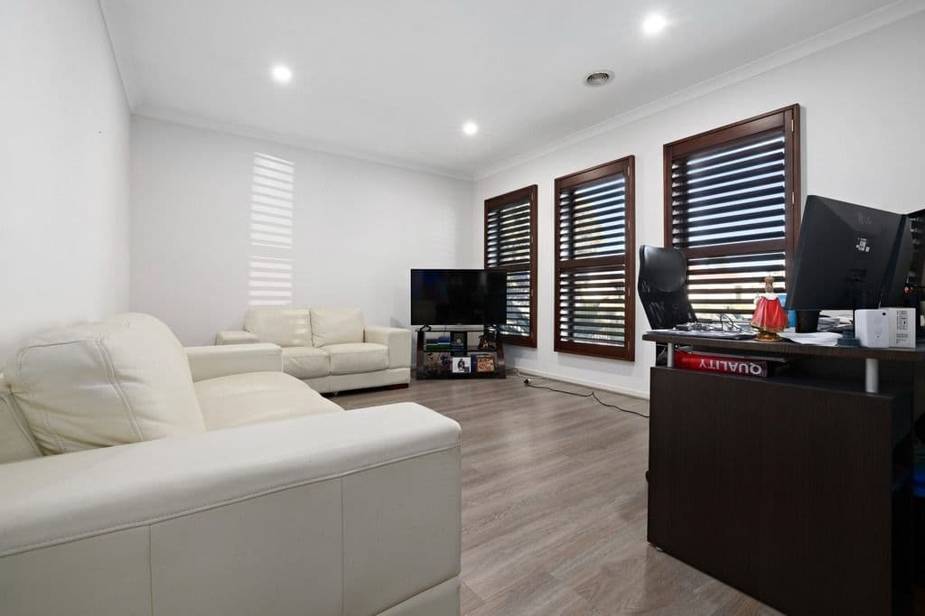 14 Cordner Way, Point Cook VIC 3030, Point Cook - Thumbnail 6