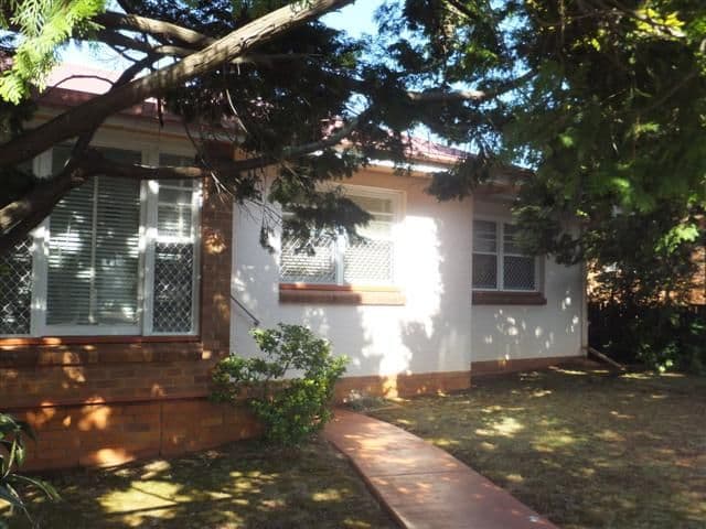 22 Hillview Avenue, NEWTOWN QLD 4350, Newtown - Thumbnail 2