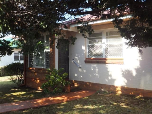 22 Hillview Avenue, NEWTOWN QLD 4350, Newtown - Thumbnail 3