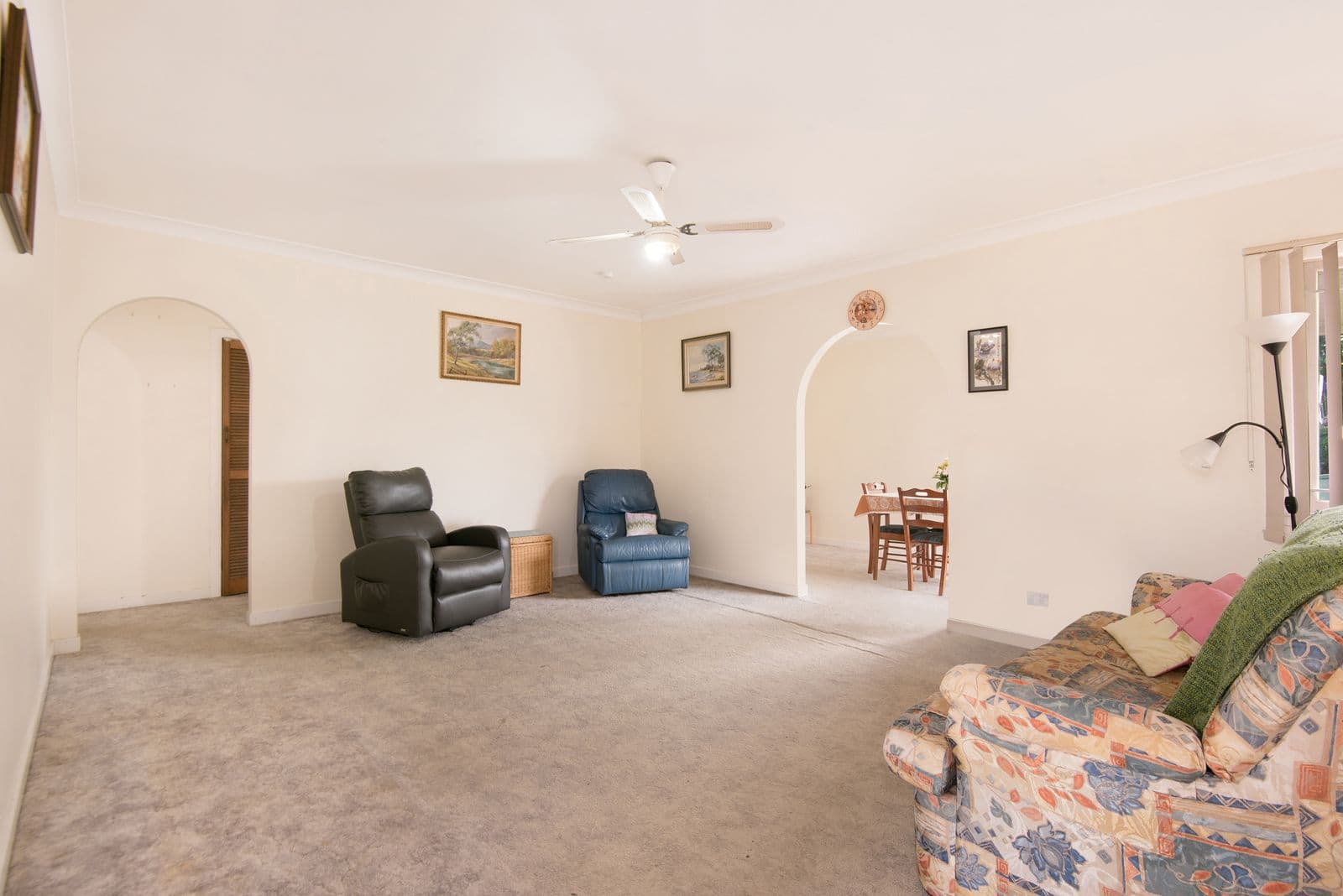 43 Wemvern Street, Upper Mount Gravatt QLD 4122, Upper Mount Gravatt - Thumbnail 2