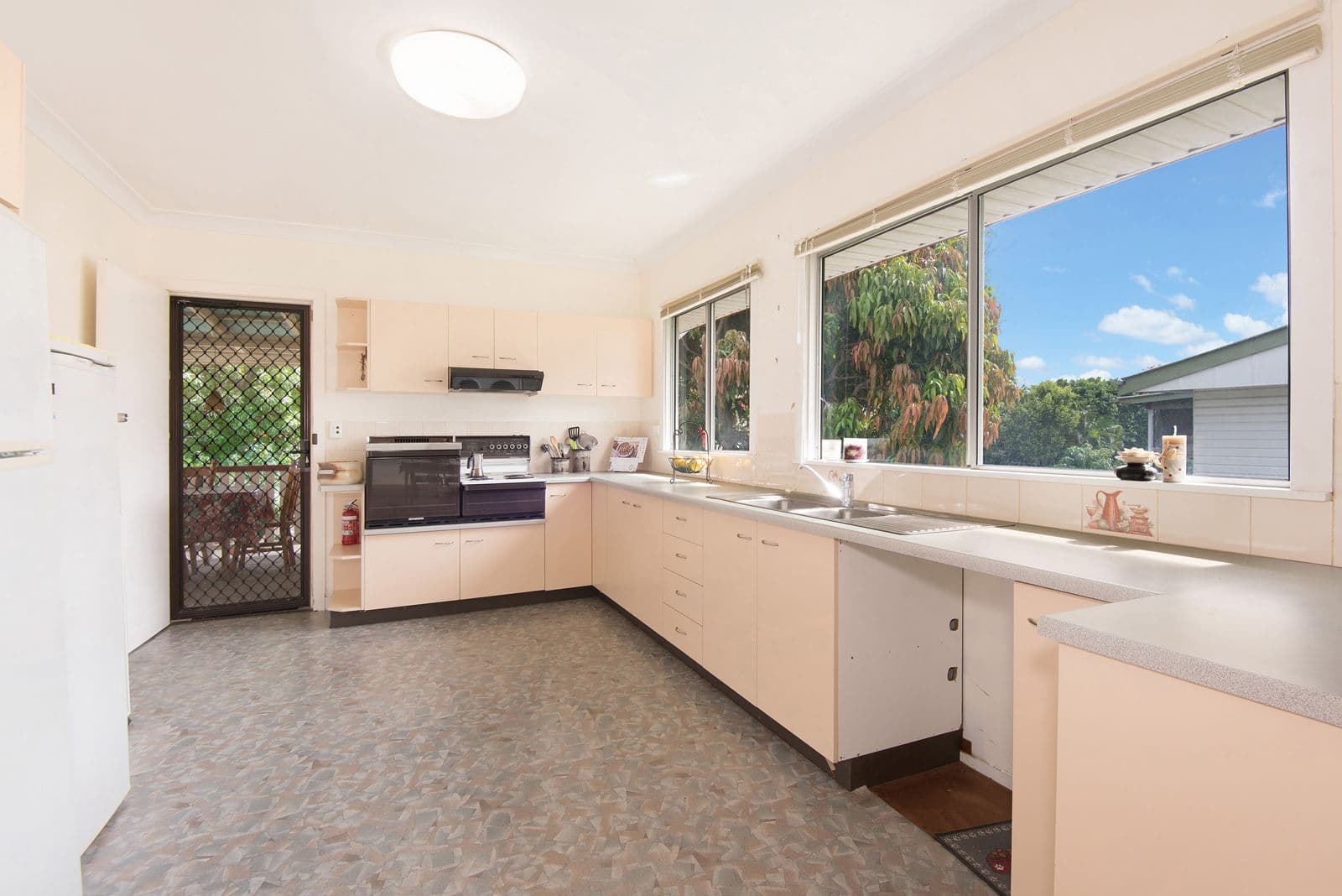 43 Wemvern Street, Upper Mount Gravatt QLD 4122, Upper Mount Gravatt - Thumbnail 6
