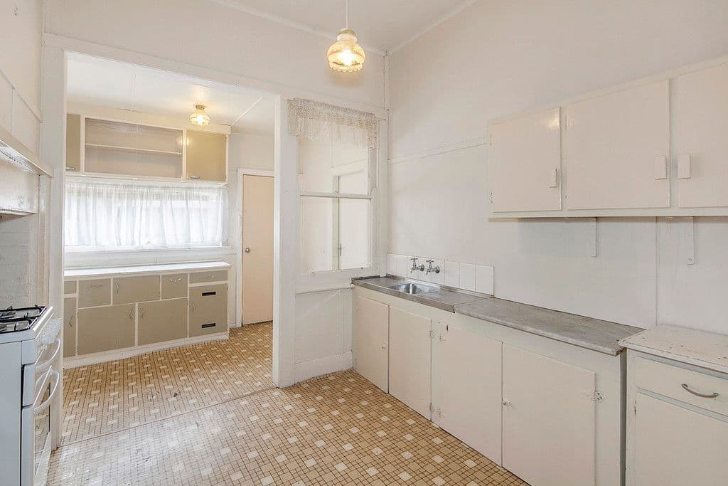304 Pleasant Street South, Newington VIC 3350, Newington - Thumbnail 5