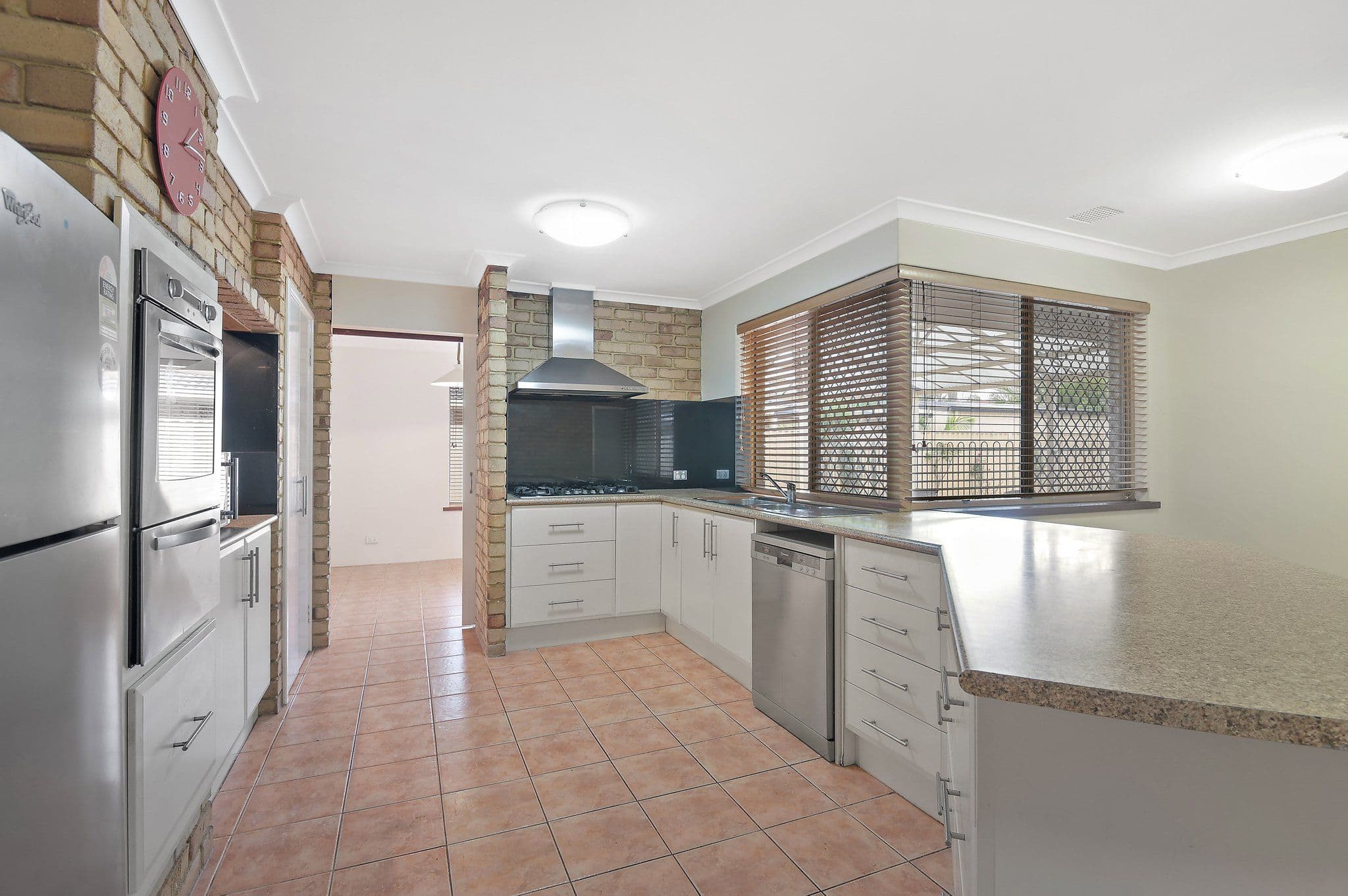 89 Explorer Drive, Thornlie WA 6108, Thornlie - Thumbnail 2