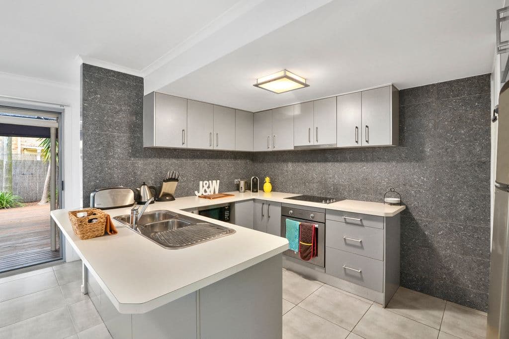 6 Pontoon Place, Varsity Lakes QLD 4227, Varsity Lakes - Thumbnail 2