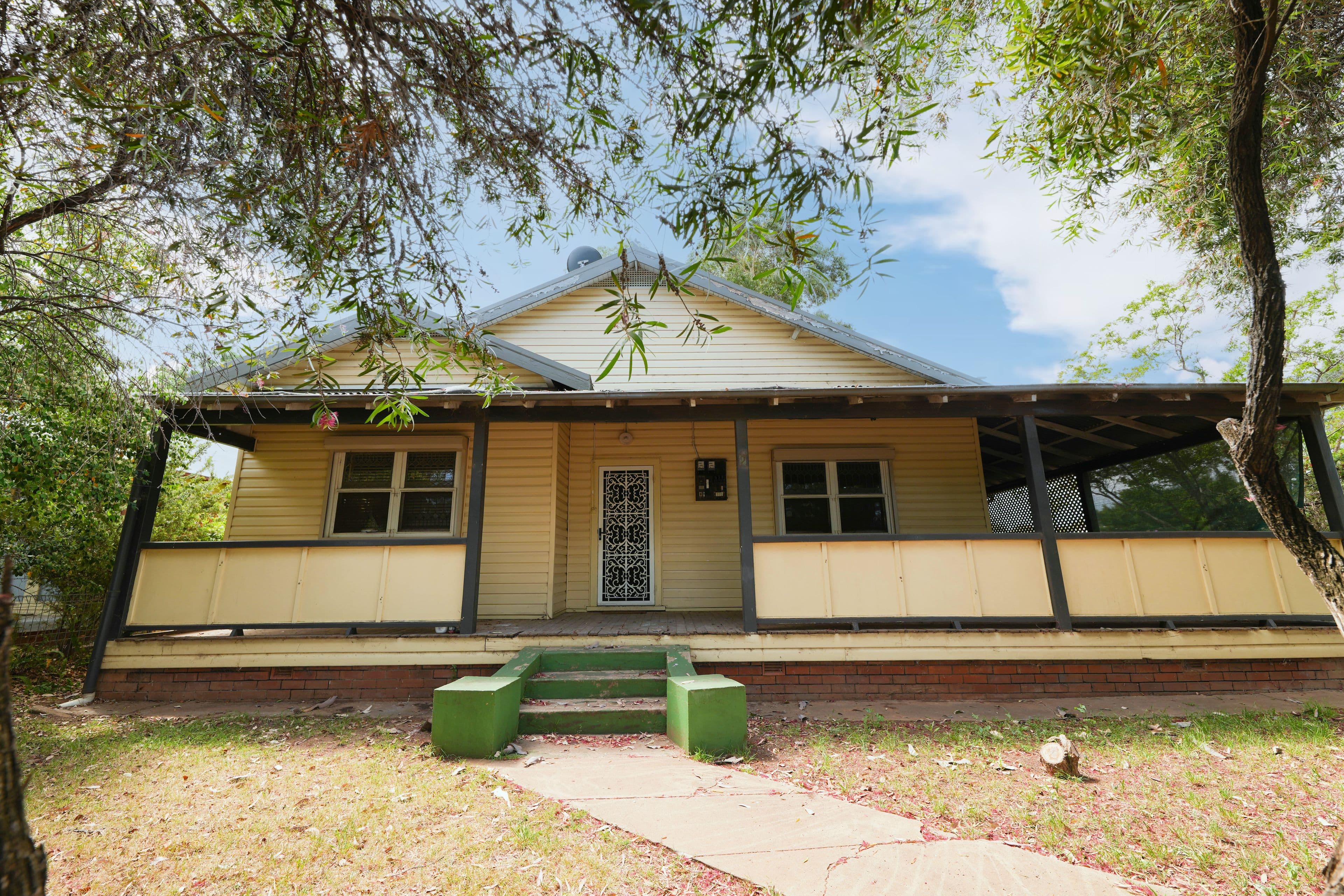 2 Elizabeth Street, Parkes NSW 2870, Parkes - Image 1
