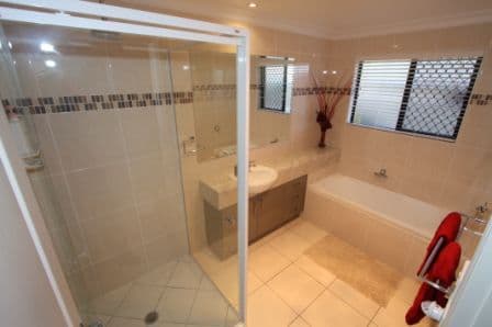 17 Primrose Avenue, NORMAN GARDENS QLD 4701, Norman Gardens - Thumbnail 8