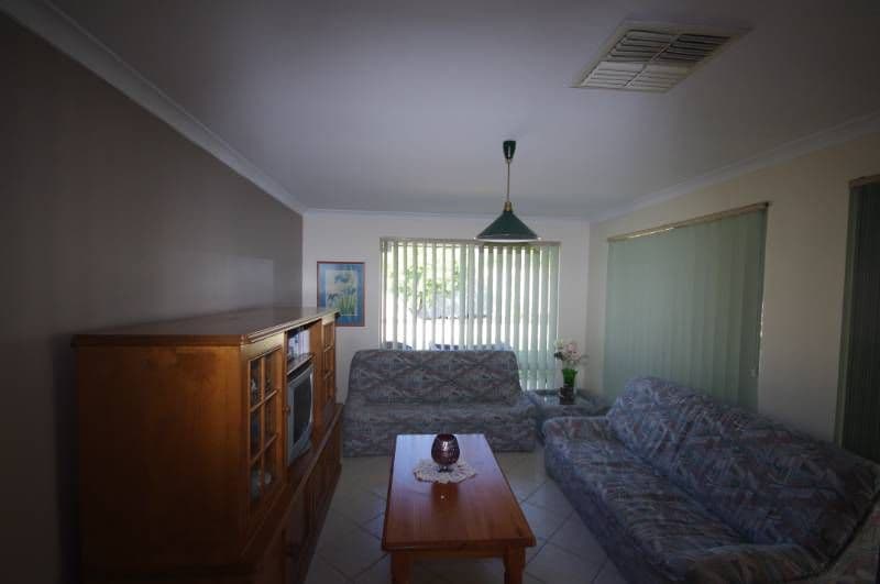 10 River Fig Place, ALEXANDER HEIGHTS WA 6064, Alexander Heights - Thumbnail 2
