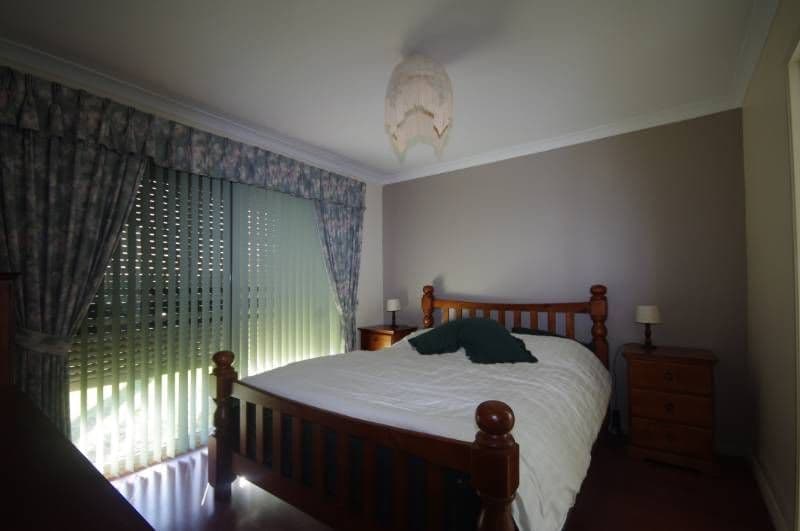 10 River Fig Place, ALEXANDER HEIGHTS WA 6064, Alexander Heights - Thumbnail 3