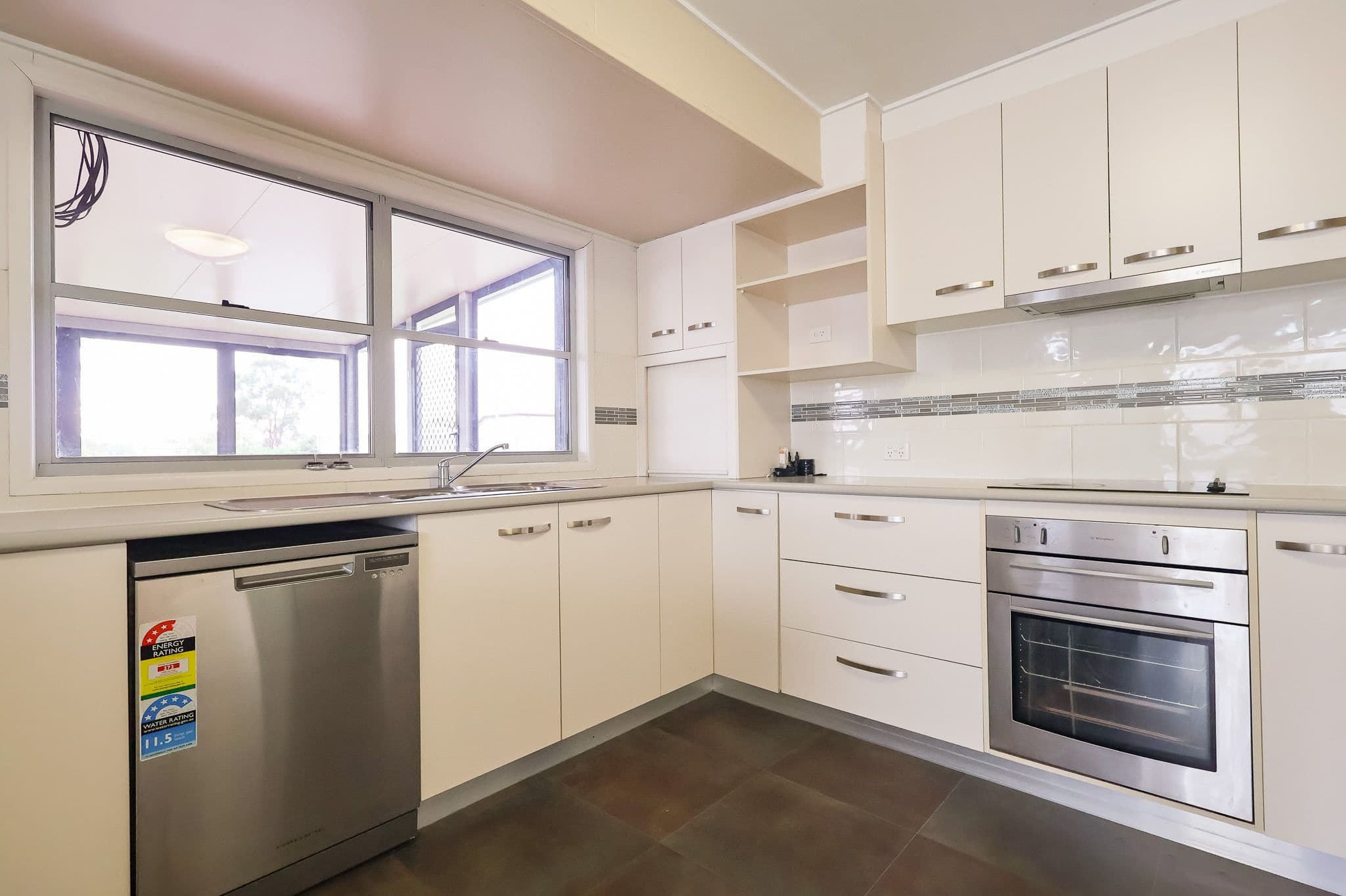 104 Charles Street, Roma QLD 4455, Roma - Thumbnail 2