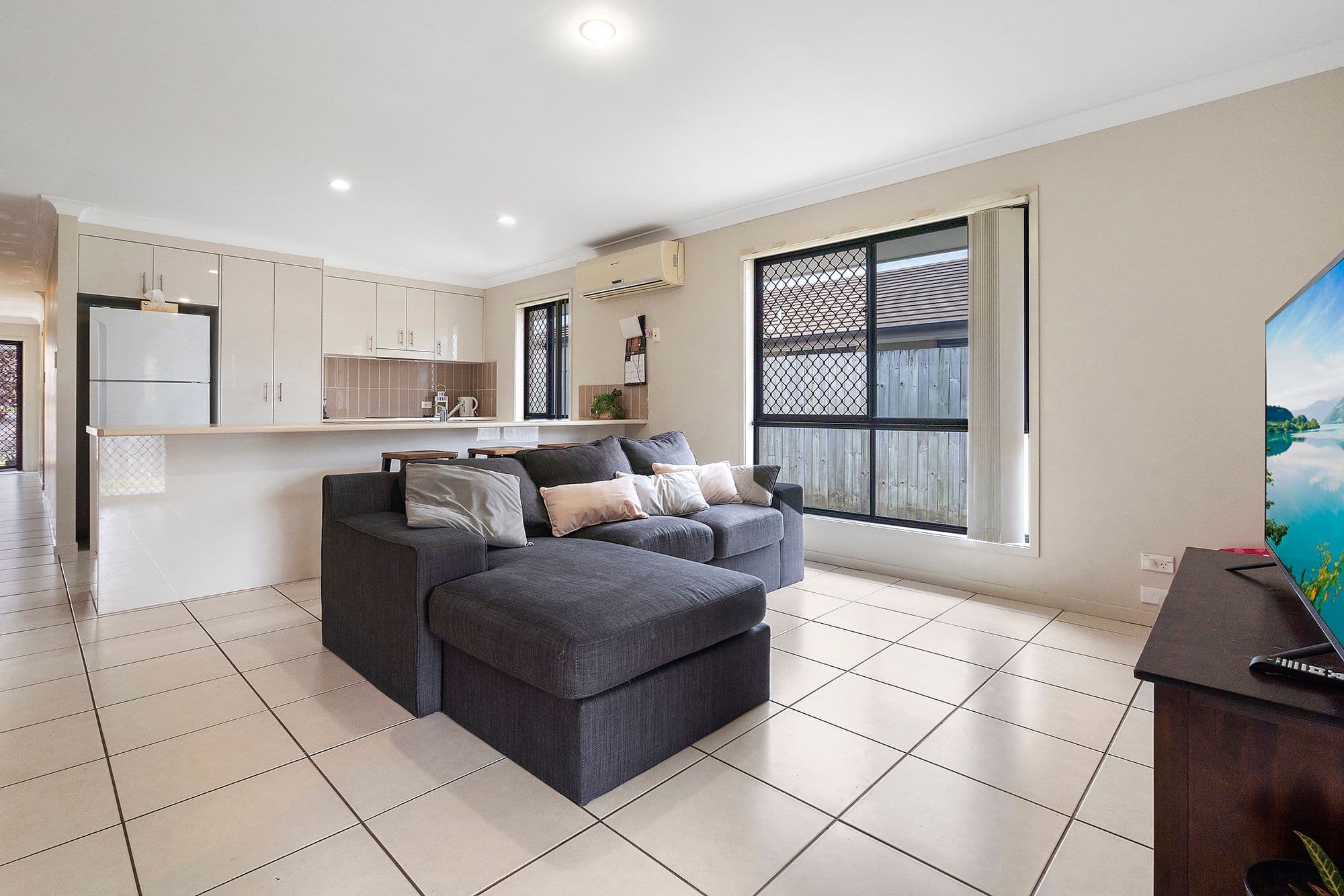 5 Wyndham Circuit, Holmview QLD 4207, Holmview - Thumbnail 2