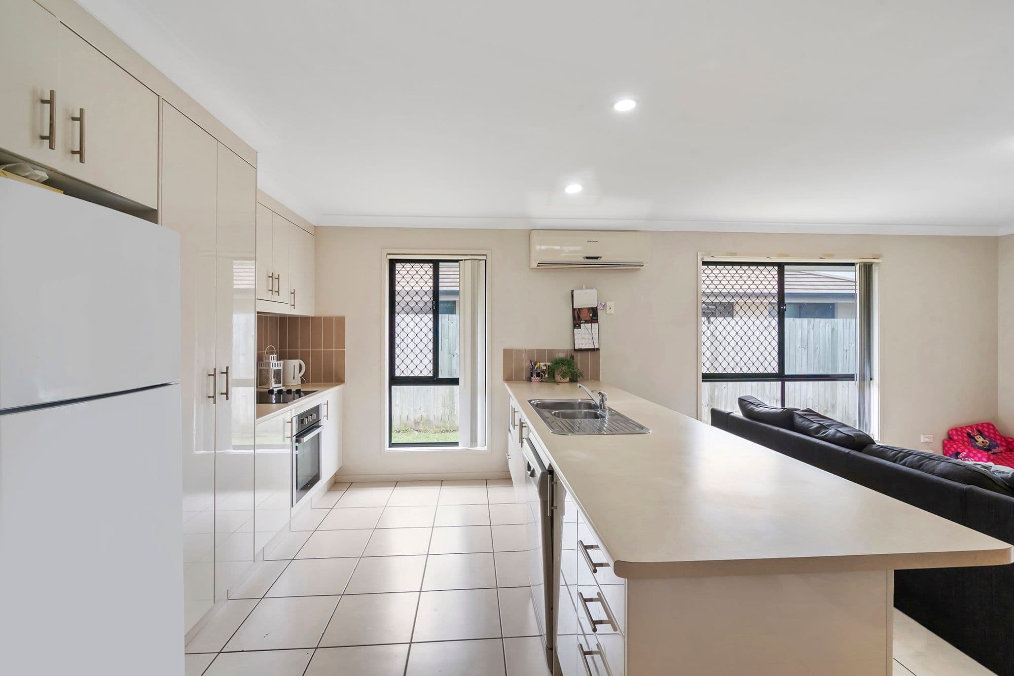 5 Wyndham Circuit, Holmview QLD 4207, Holmview - Thumbnail 4