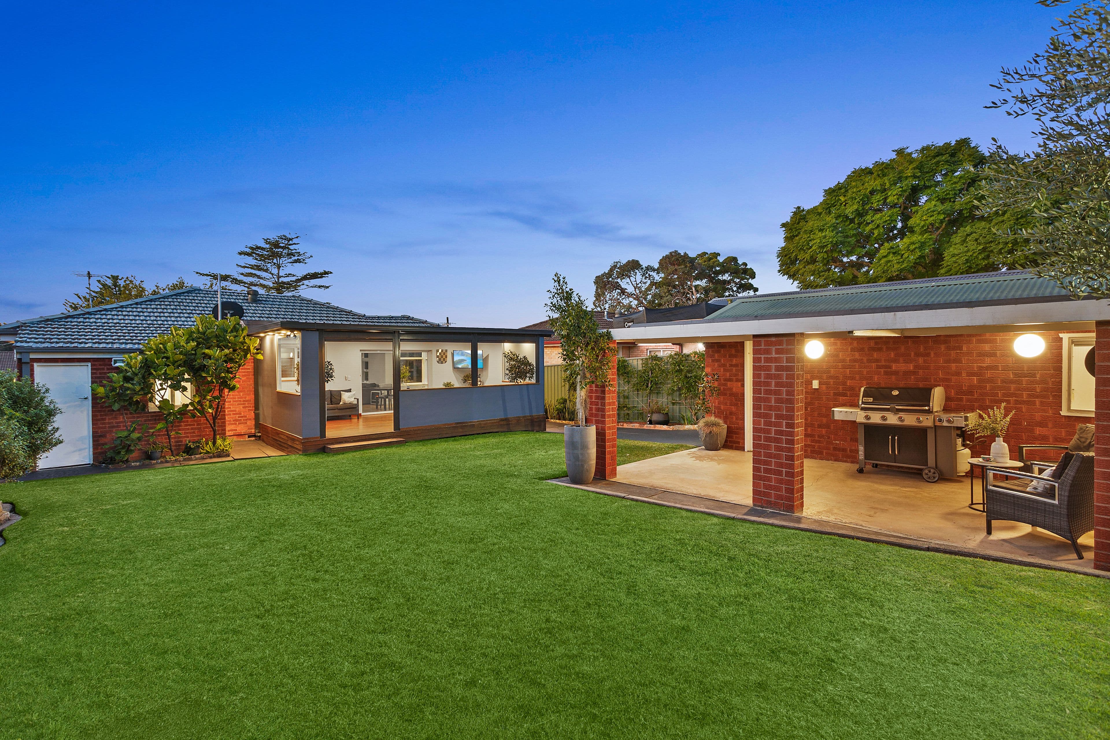 18 Waterside Parade, Peakhurst Heights NSW 2210, Peakhurst Heights - Thumbnail 2