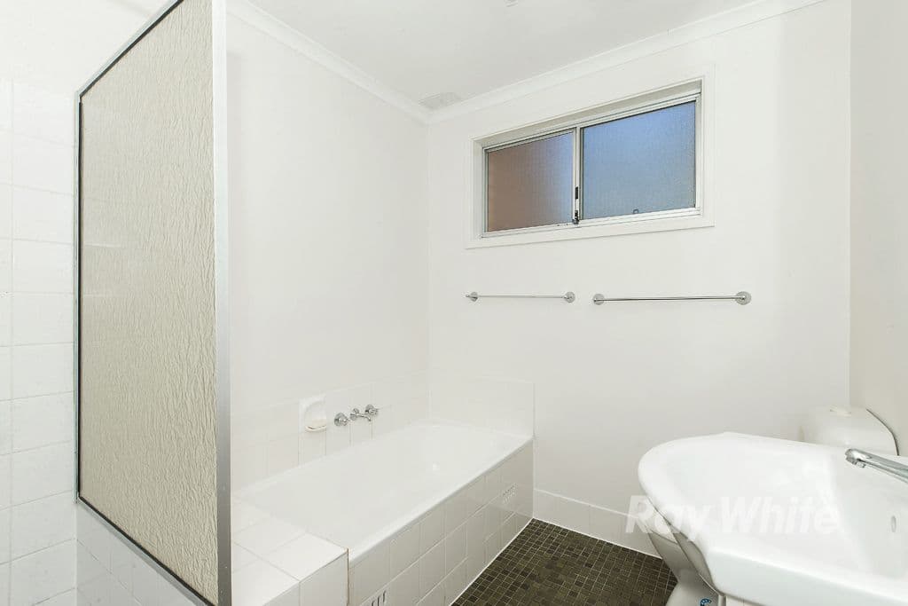 2 Glen Mitchell Street, Bolton Point - Thumbnail 8