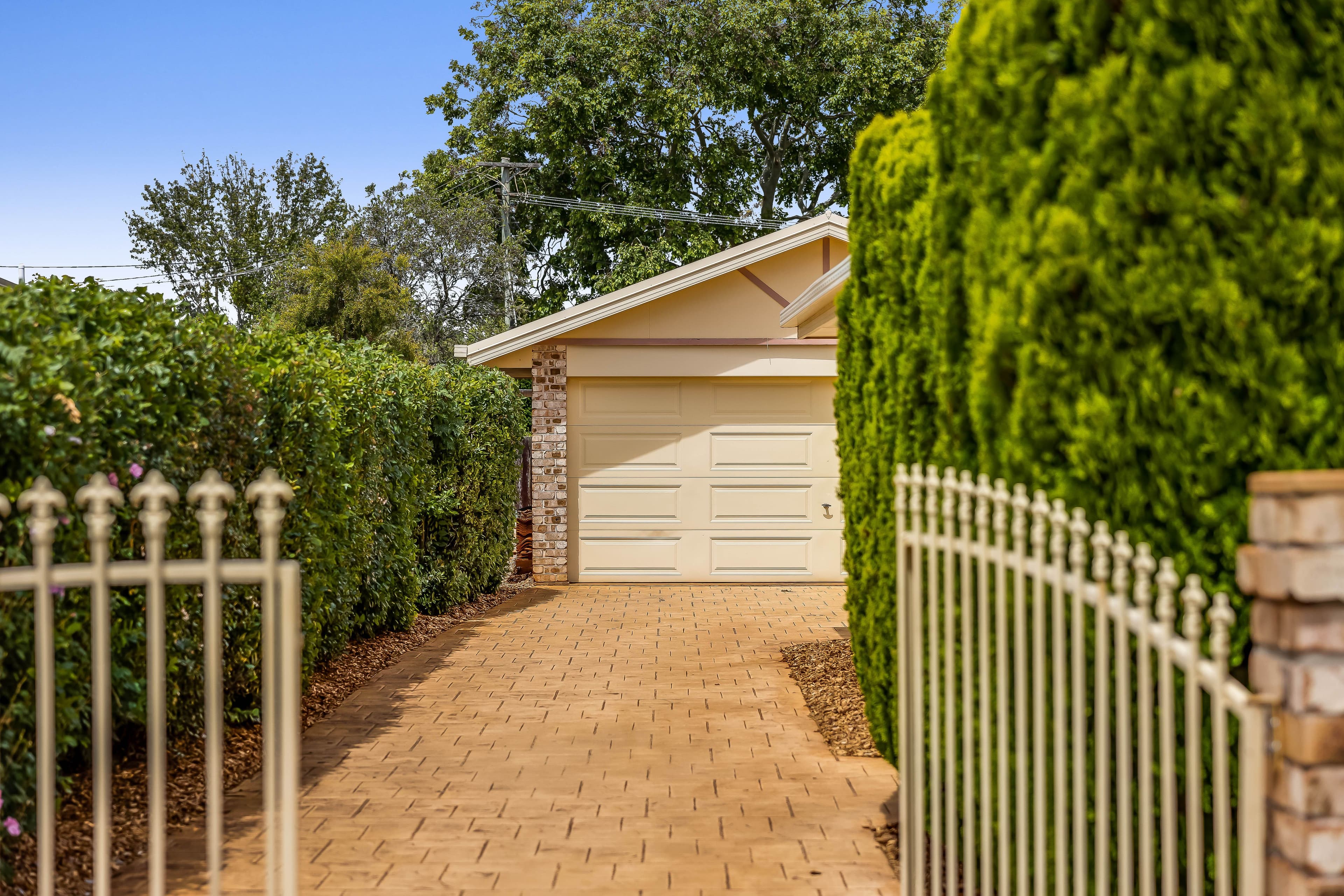 526 Greenwattle Street, Newtown QLD 4350, Newtown - Thumbnail 2