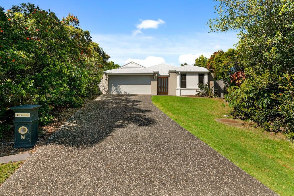 7 Adare Close, Peregian Springs QLD 4573, Peregian Springs - Thumbnail 2