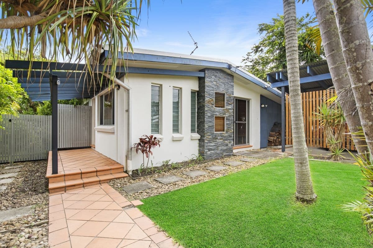 11 Raymond Avenue, Bundall QLD 4217, Bundall - Thumbnail 2