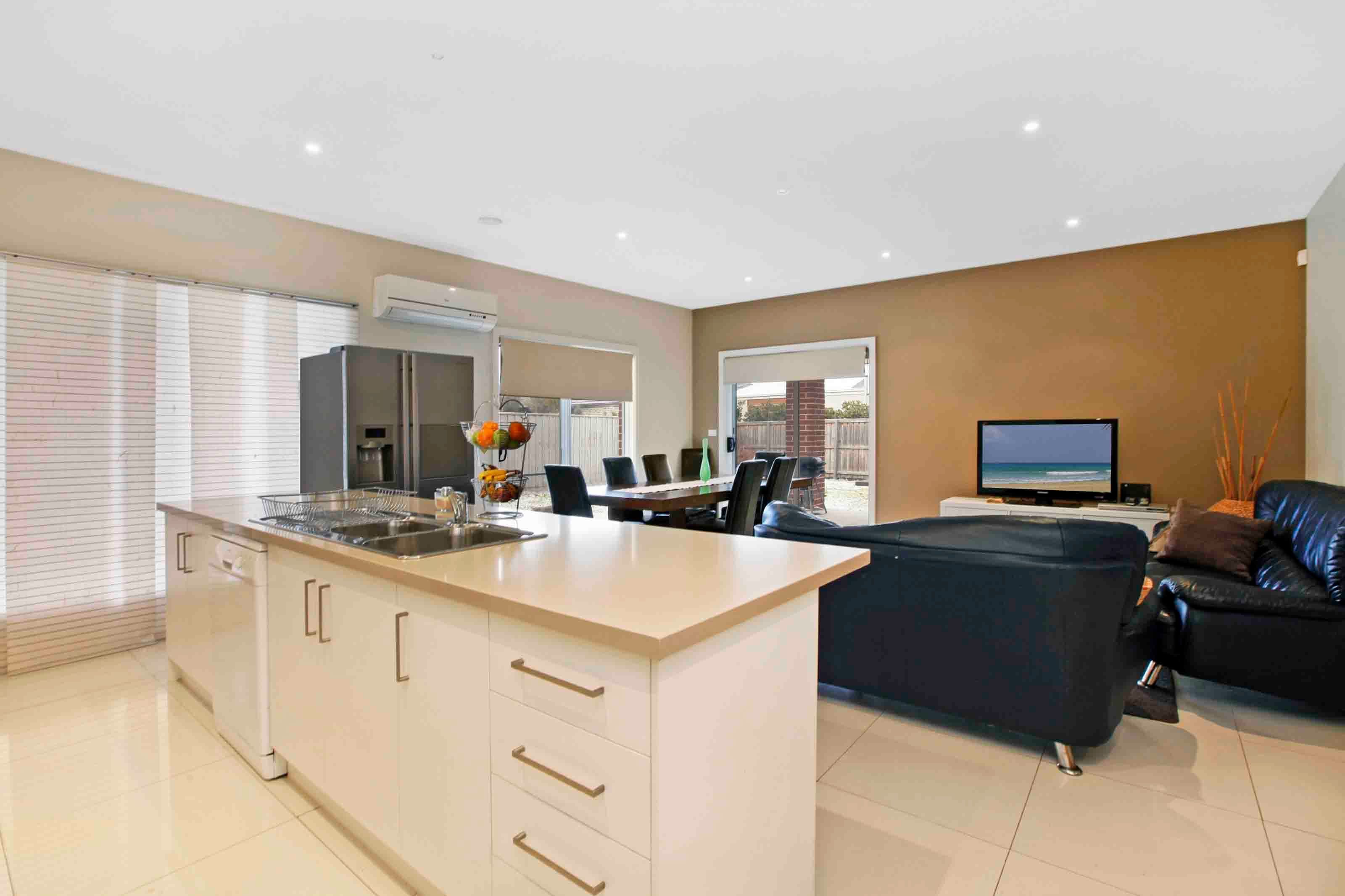 8 Saint Nikola Terrace, Lalor VIC 3075, Lalor - Thumbnail 3