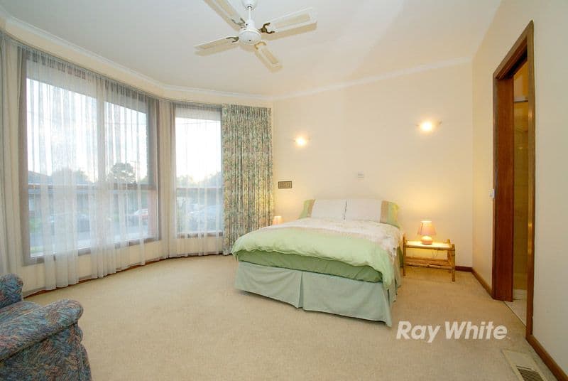 2 Endeavour Place, WANTIRNA SOUTH VIC 3152, Wantirna South - Thumbnail 2